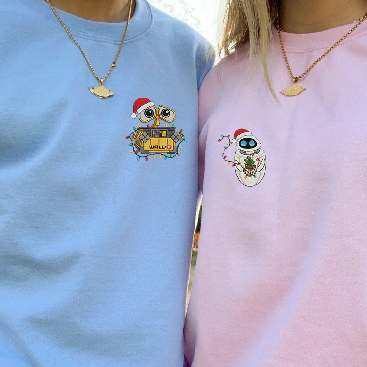 Custom Embroidered Cute Robot Pair Merry Xmas Sweatshirt, Festive Winter Style Matching for Couples