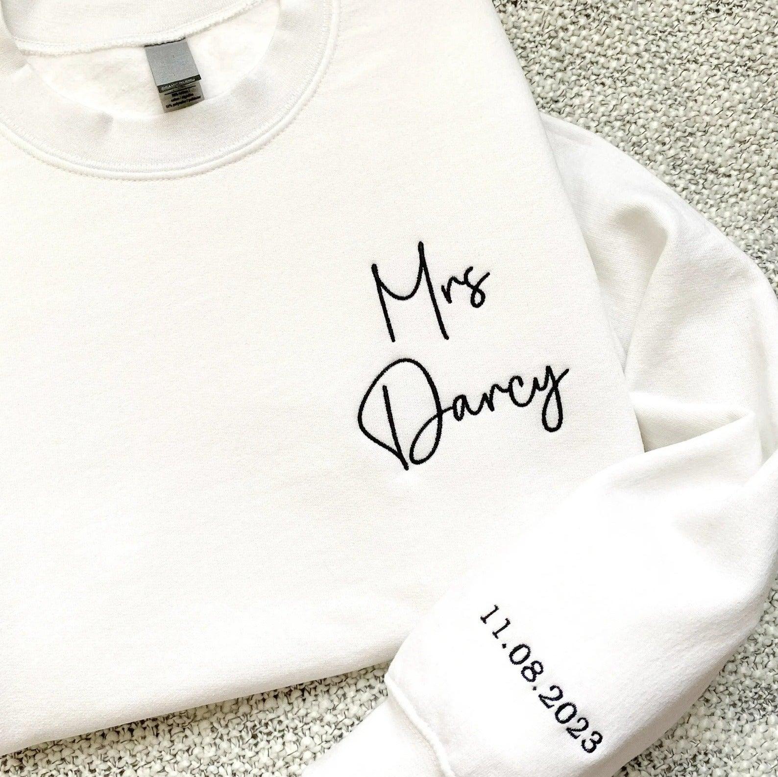 Custom Embroidered Mr Mrs Last Name Embroidered Couple Matching Sweatshirt Hoodie